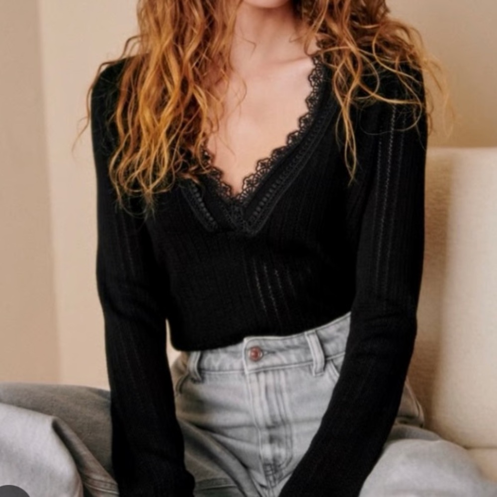 Sezane Abigael v neck lace wool black sweater size XS